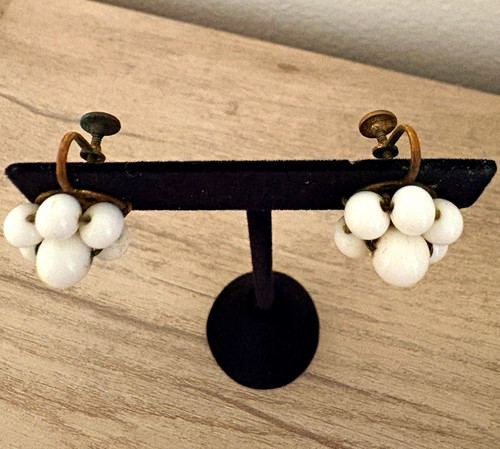 Vintage white milk glass bead - vintage,
