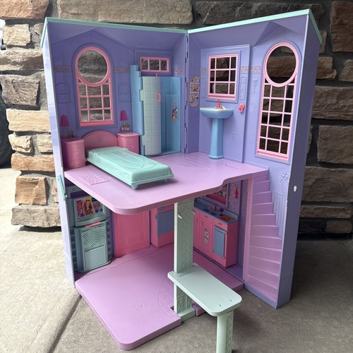 Vintage barbie 2002 townhouse - vintage,
