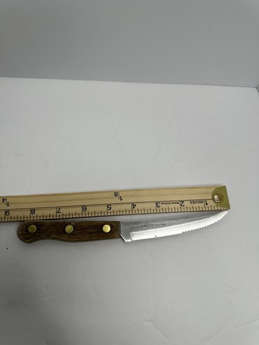Old homestead steak - 2, knife