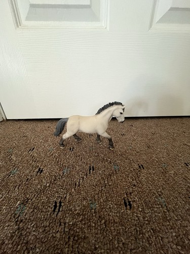 Retired schleich camargue - retired,