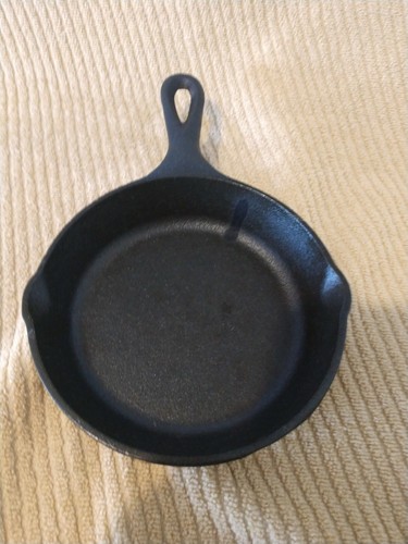 Lodge cast iron skillet - lodge,