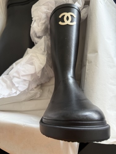 Chanel black knee high rain - high,