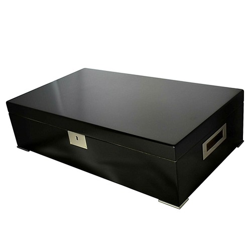 Lockable black lacquer - lacquer, cigar