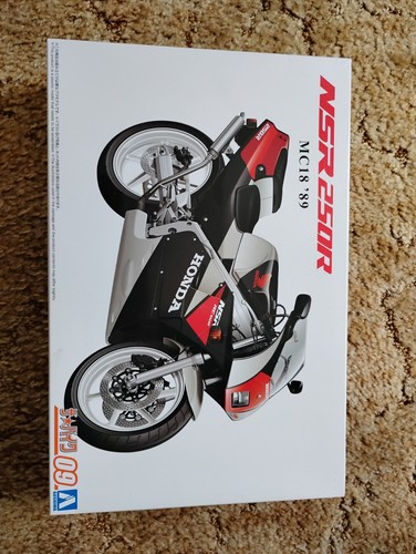 Aoshima honda nsr 250r mc18 - honda,