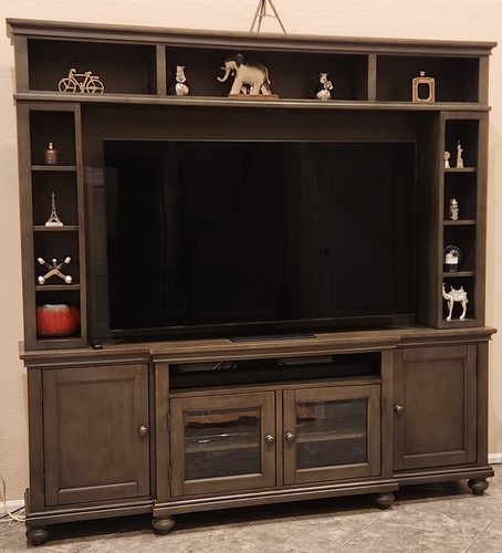 Entertainment center inch - 86,