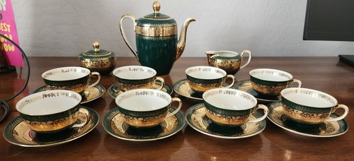 Antique green gold - gold, encrusted