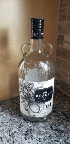 The kraken black spiced rum - black,