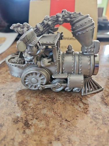 Disney mickey locomotive - mickey,