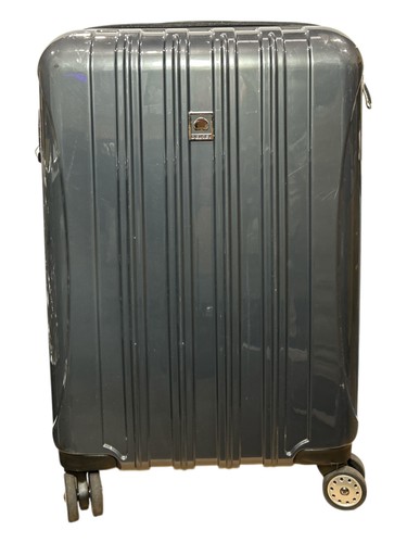 Delsey titanium expandable - 25",