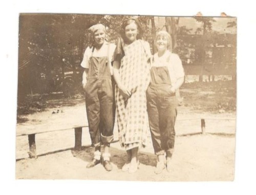 Vintage photo young women - vintage,