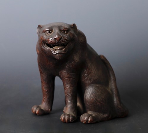 Expressive japanese bizen ware - bizen,