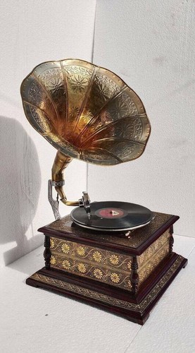 Working gramophone antique - working,