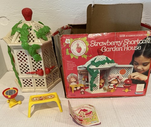 Strawberry shortcake garden - shortcake,