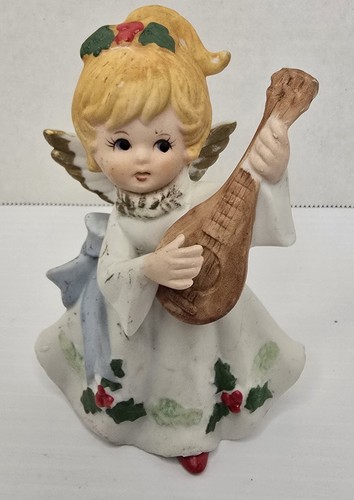 Christmas angel playing - -,