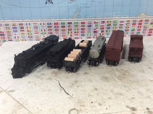 Lionel train set - train,