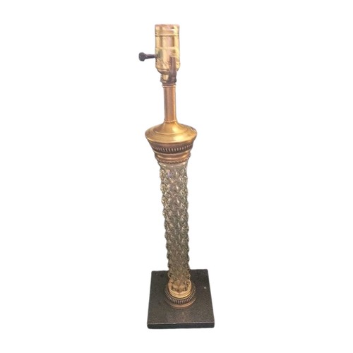 Vtg table lamp - lamp, diamond