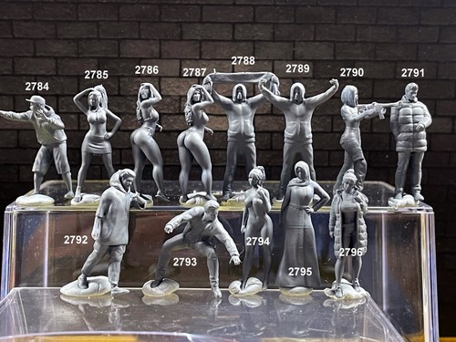 Figures for dioramas - for,