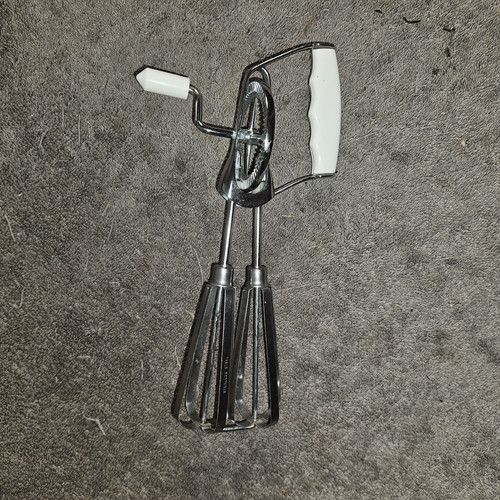 Vintage white handle manual - vintage,