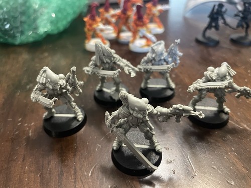 Warhammer 40k striking - warhammer,