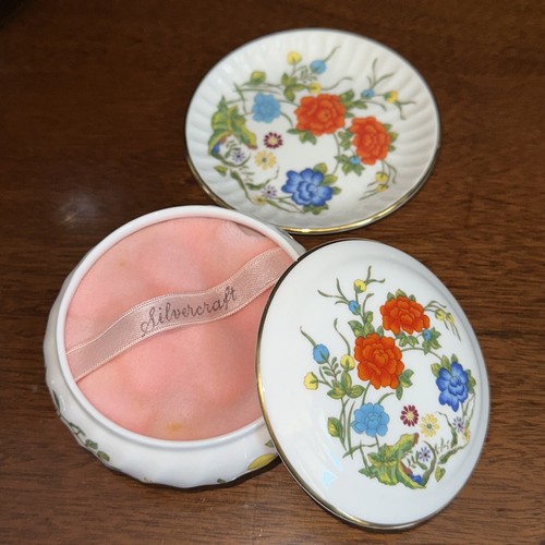 Vintage famille rose covered - vintage, rose"