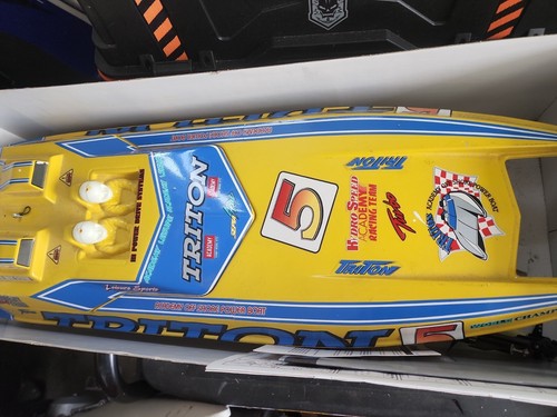 Triton catamaran hydroplane - hydroplane, rc