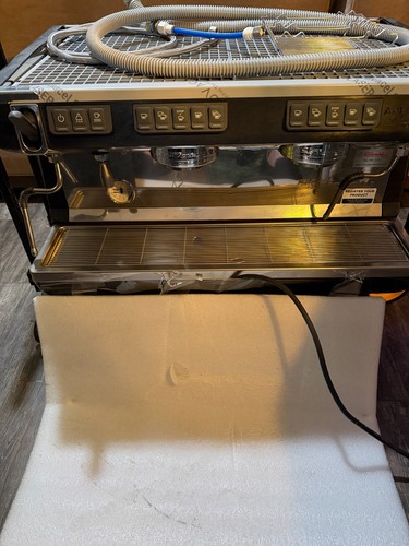 New open box - open, simonelli