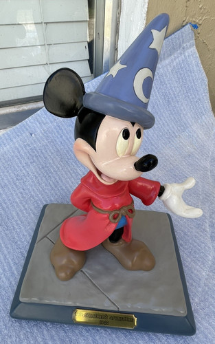 Mickey mouse the walt disney - mickey,