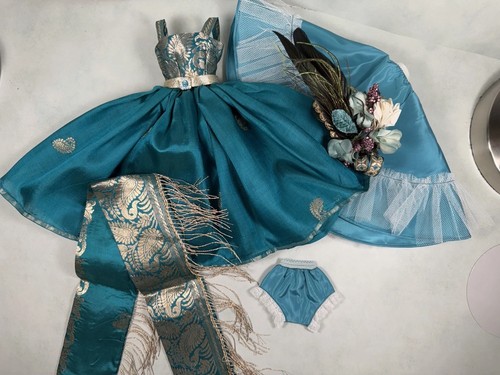 Custom made outfit fit - made, to