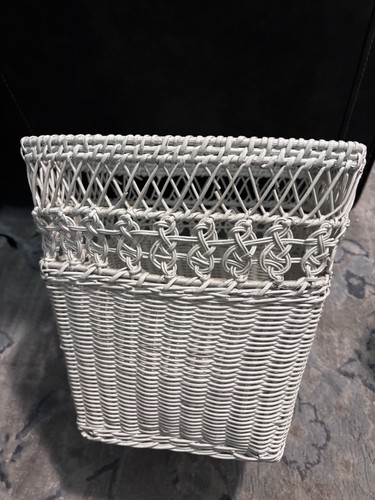Vtg white wicker - white, waste