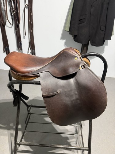 Collegiate saddle - 17.5”,