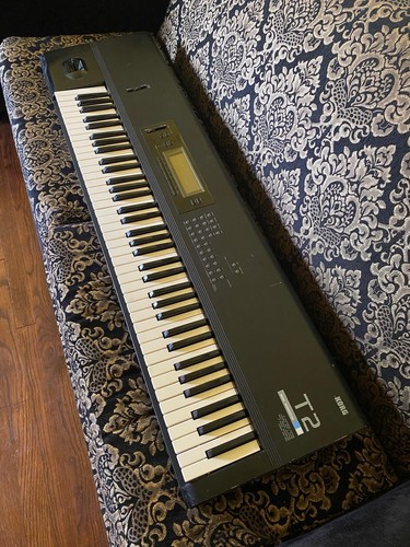 Korg music workstation - t2,