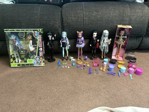 Monster high dolls lot - monster,
