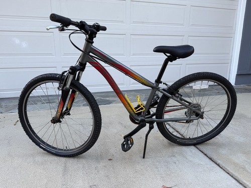 Specialized hotrock 7 - specialized, 24"
