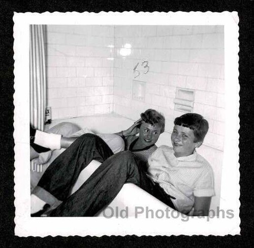 Silly girlfriends bathtub - 2,