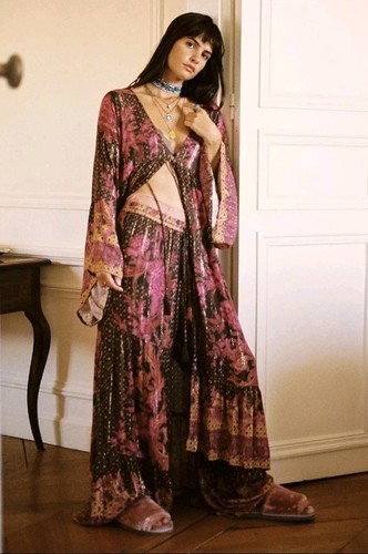 Free people intimately - x,