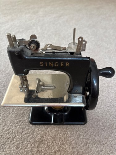 Vintage 1950s singer mini - 1950s,
