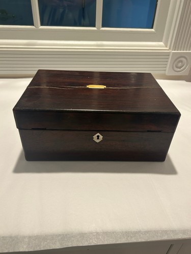 Antique wood jewlery - , box