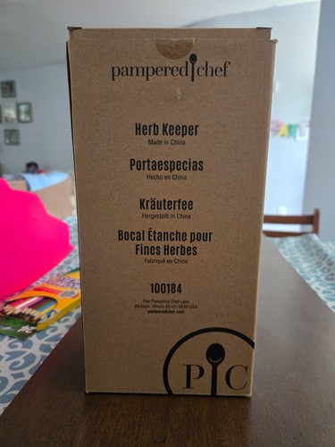 Pampered chef herb keeper - herb,