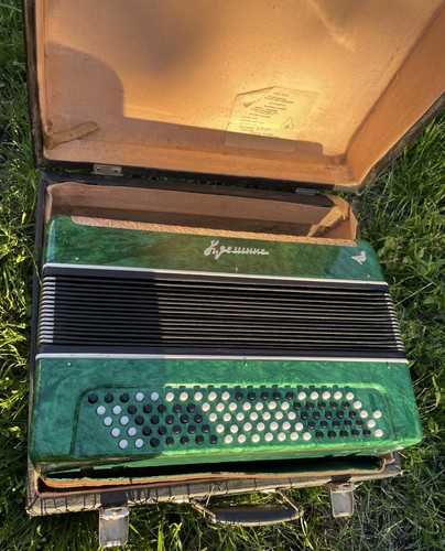 Vintage row button - row, accordion