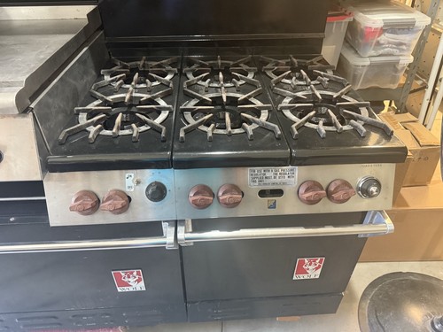 Wolf residential gas range - ,