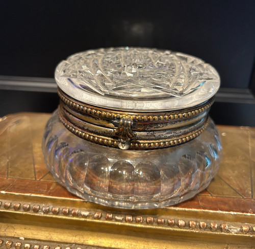 Cut crystal hinged round - crystal,