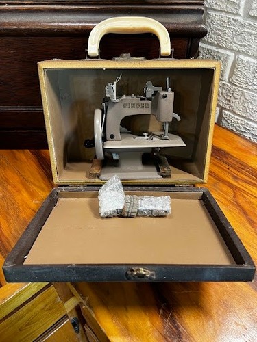 Vintage singer sewhandy model - sewhandy,