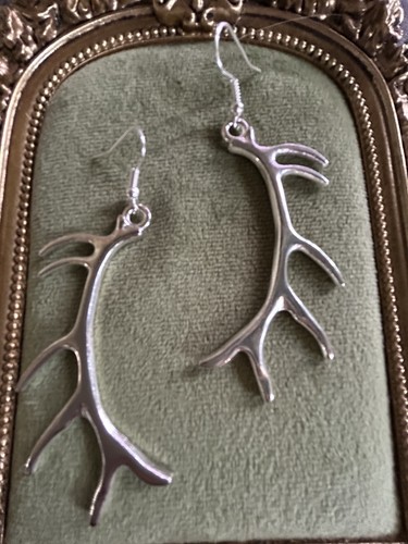 Deer elk antlers - antlers, dangle