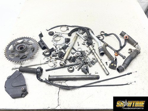 Yamaha yzf r6 parts - yamaha,