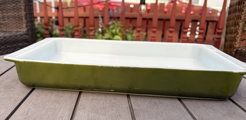 Pyrex 933 avocado - 933, glass