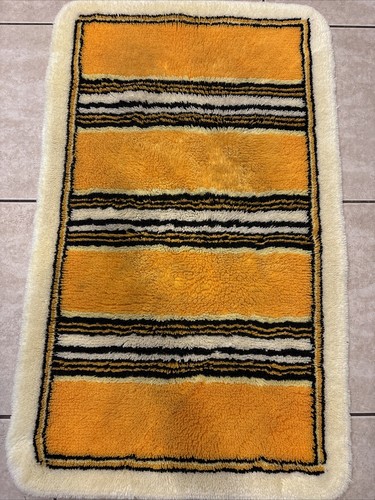 Vintage 70s gold yellow - yellow, shag