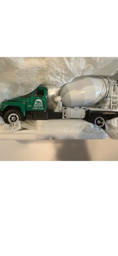 First gear mack - mack, r-model