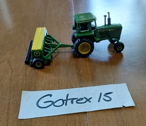 Ertl john deere tractor - 2x,