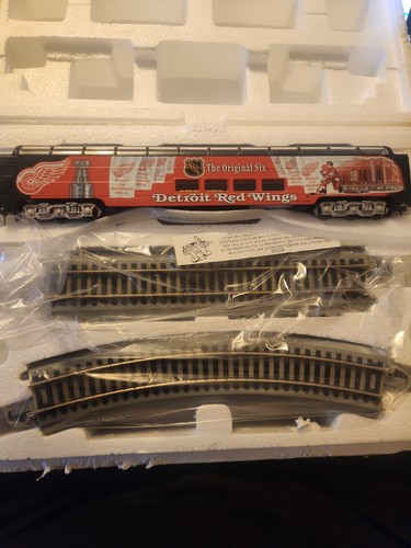 Hawthorne village train set - train,