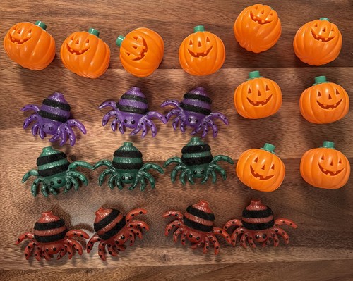 Lot vtg halloween plastic - halloween,